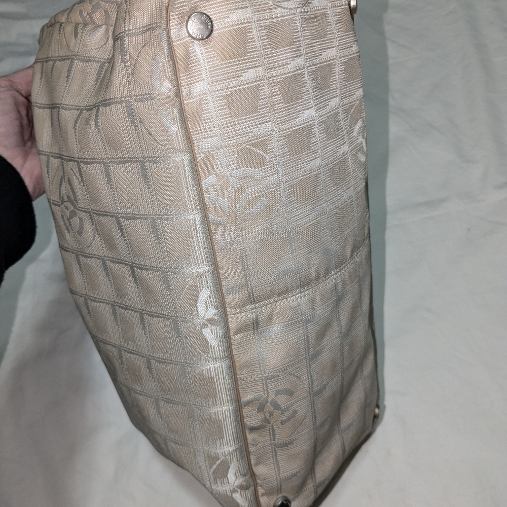 Chanel Tote - Picture 6 of 14